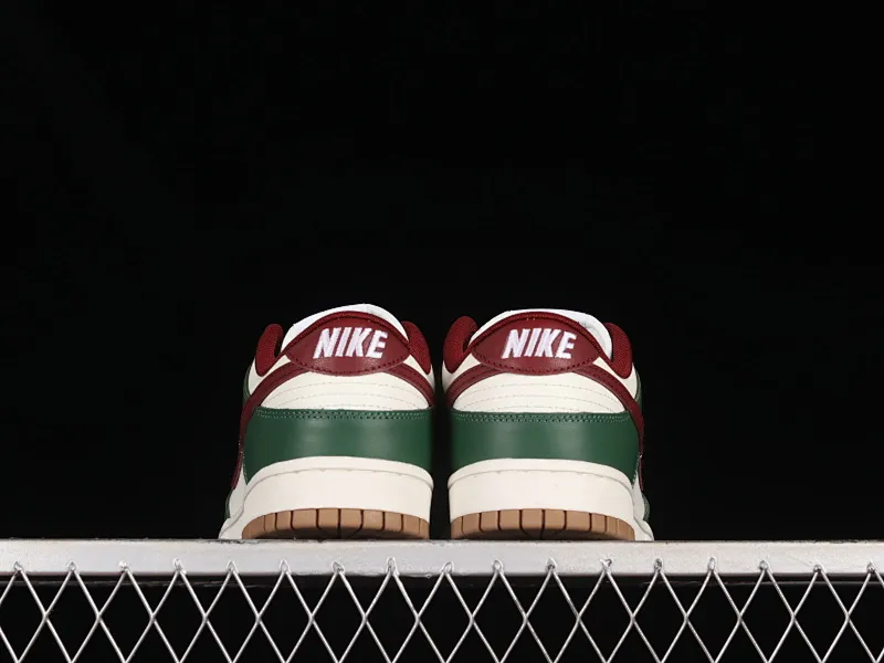 All categories Nk SB Dunk series Nk SB Dunk Low low-top sneakers F version Nk SB Dunk Low "Gorge Green" bean paste green color SB low-top casual sneakers FB7160-161